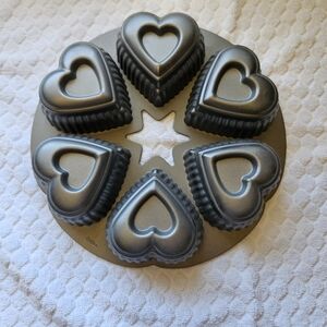 WILTON Heart Muffin Cake Bread Bundt Style Pan